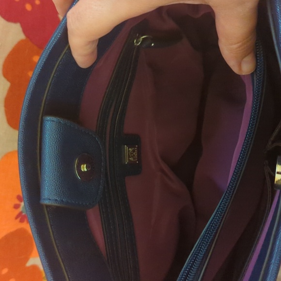 Anne Klein navy purse - Picture 8 of 8